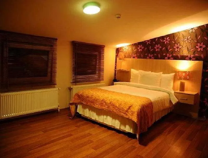 Arach Hotel Harbiye Istanbul 4*,